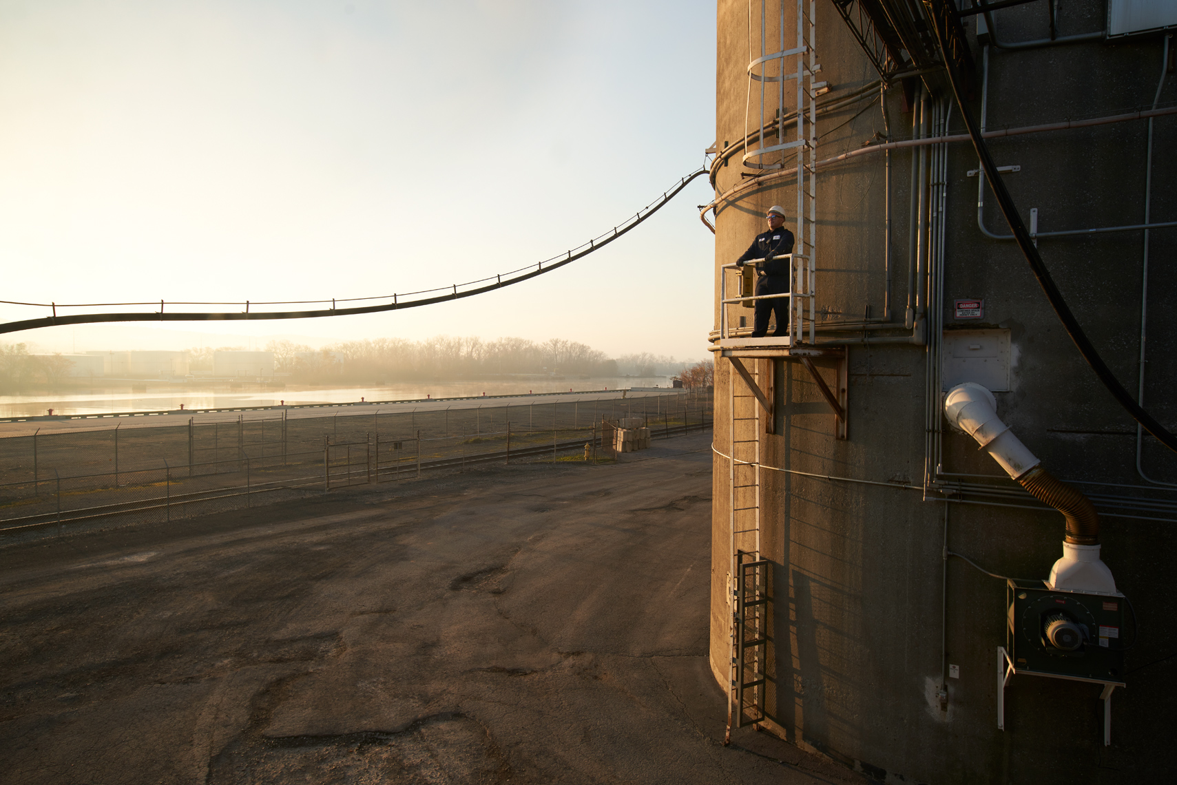 09_20211109_AM_ENV_Grain-Elevator-Outside_0458